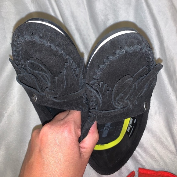 Minnetonka Women's Moccasins boat shoes Black Suede fringe Kilty plus flats 7 - Picture 7 of 8